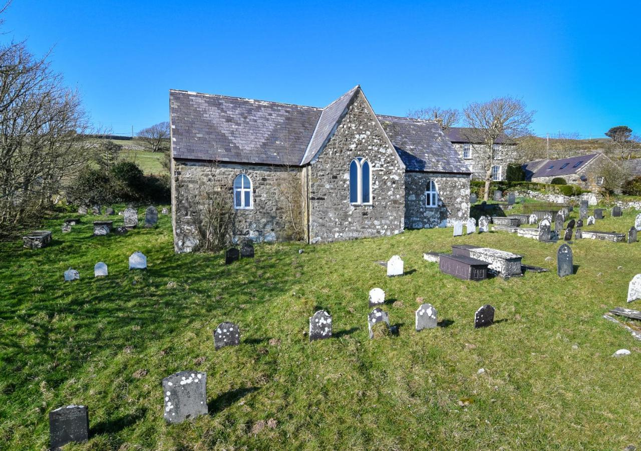 St Aelrhiws Church מראה חיצוני תמונה